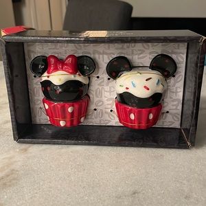 Mickey and Minnie salt&pepper shakers
